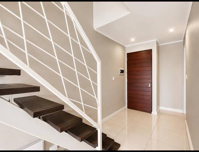 2 BEDROOM PROPERTY TO RENT IN MENLO PARK